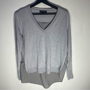 Banana Republic Light Gray V-Neck Long Sleeve Top